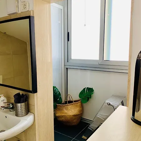 Guest House *